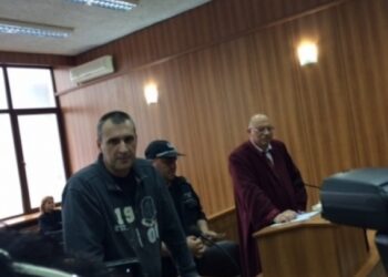 Доживот за ченге, екзекутирало родителите си