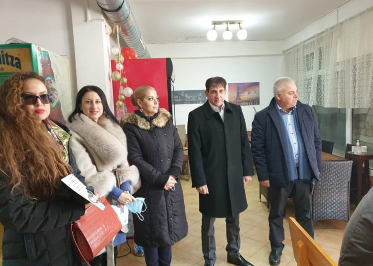 Предизборният рейд на ГЕРБ мина през Съединение