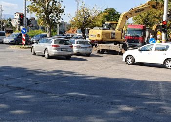 Регулировчици на кръстовището на бул. Ботев и ул. Каравелов