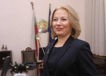Министър Йорданова с остър дебют на заседание на ВСС