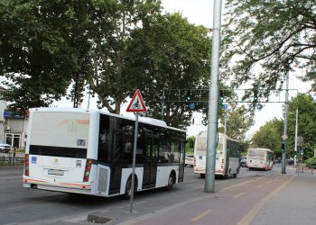 Градският транспорт с празнично разписание