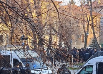 Сесията днес – като дерби Локо – Ботев