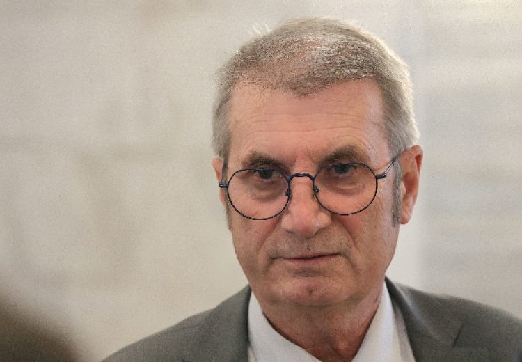 Забраняват откриване на нови болници