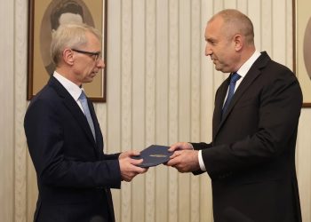 Денков върна изпълнен мандат на Радев