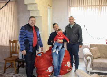 Подаръци за децата в Кричим от емигрантски семейства