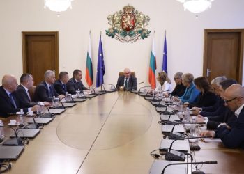 Правителствен самолет за българите в Ливан