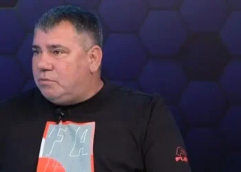 Козарев иска гигантите в топа на аматьорите