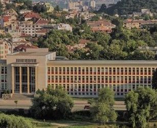 6 отличници по Биология на приемен в УХТ