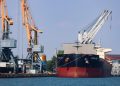 Либерийски кораб с руска тор заседна в Бургас