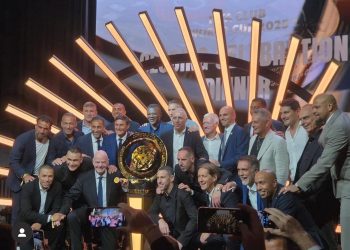 Стоичков с куп звезди на финала на Световното клубно