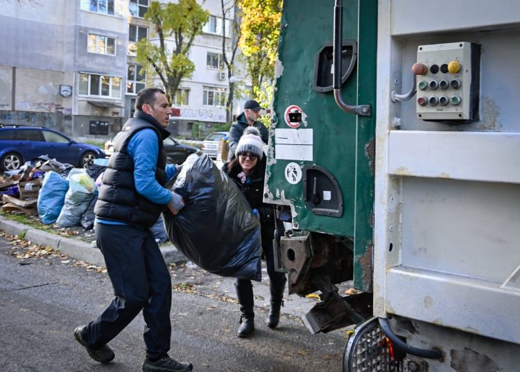 Цветя и боклуци