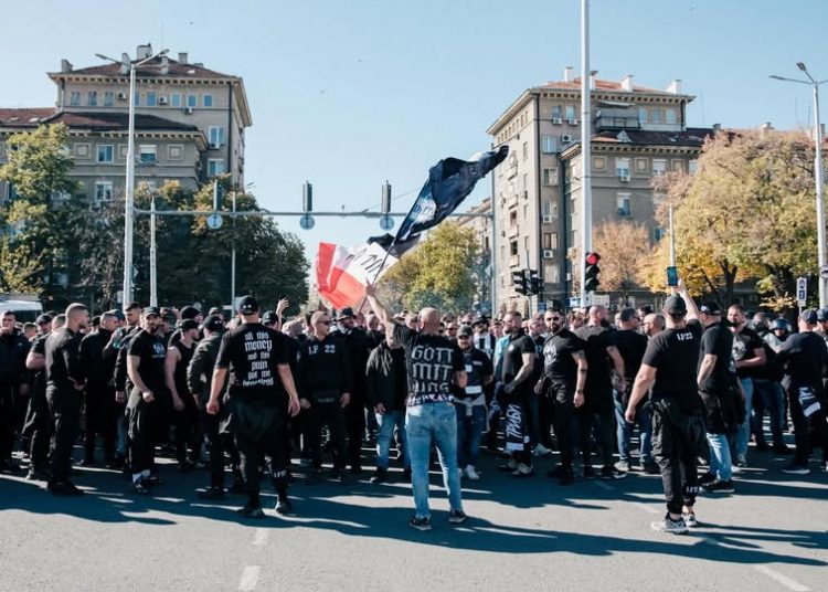 Фенклубът на Локомотив пише до БФС