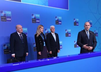 Радев: Ще подкрепяме Украйна финансово колкото можем