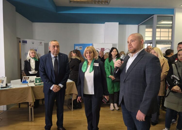 110 свободни места предложиха работодатели за младежи