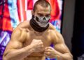 ММА боец преби приятелката си